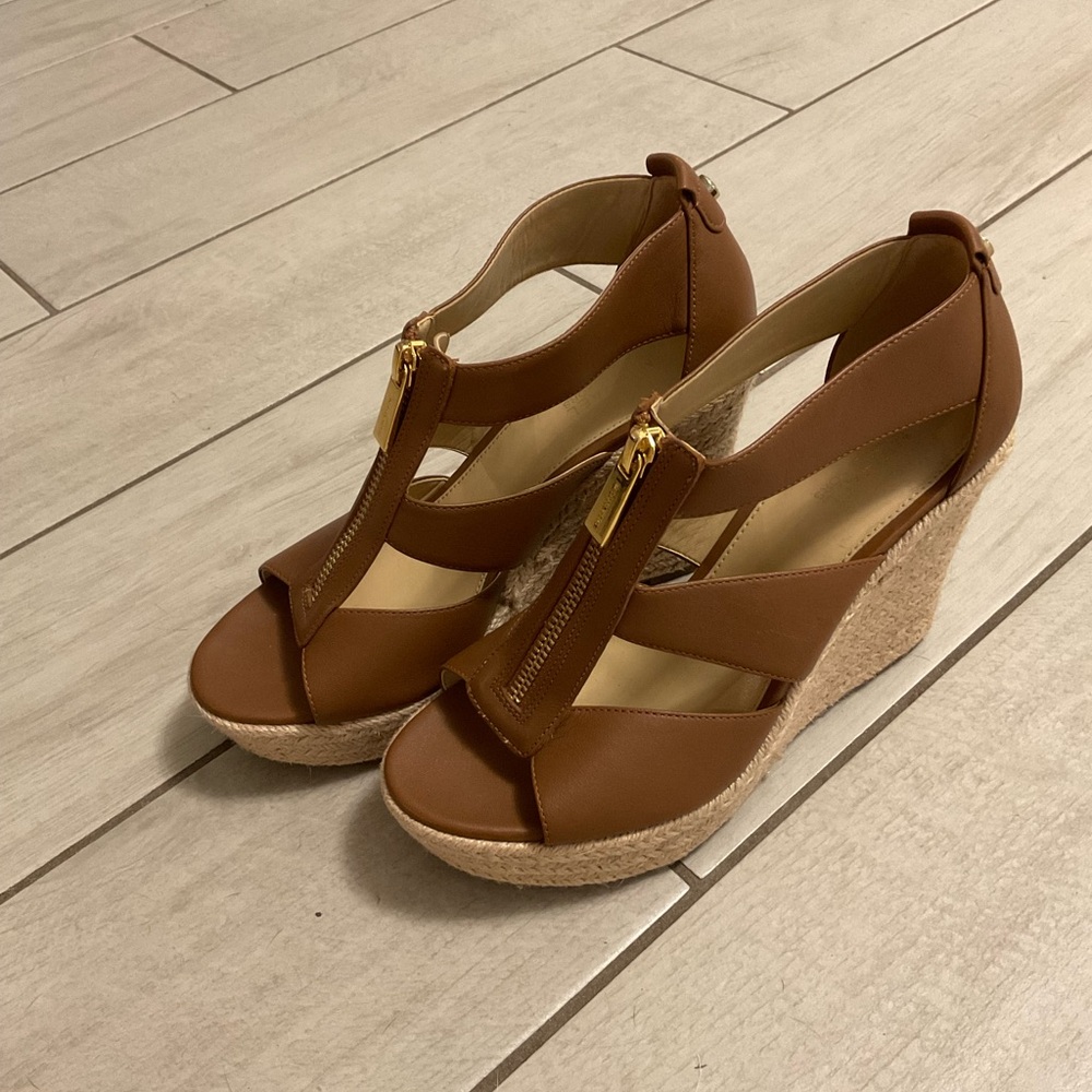 Brown Michael Kohr wedges. C